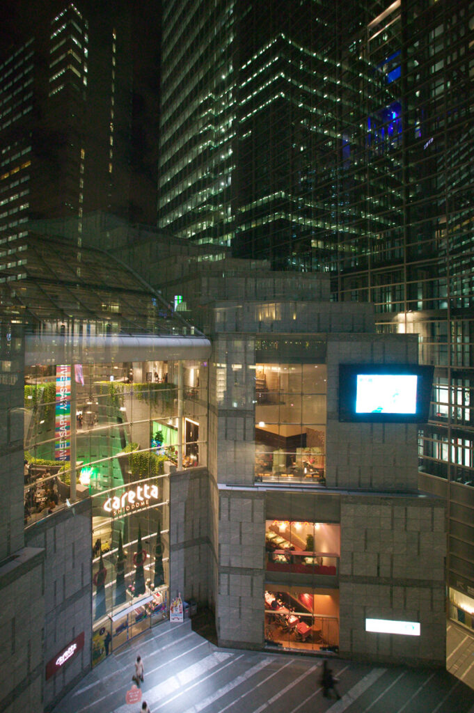 Caretta Shiodome_3